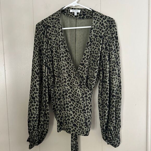 Good American Leopard Wrap Top Olive Green | Long Sleeve V-Neck Blouse | Size 4 - Picture 2 of 8